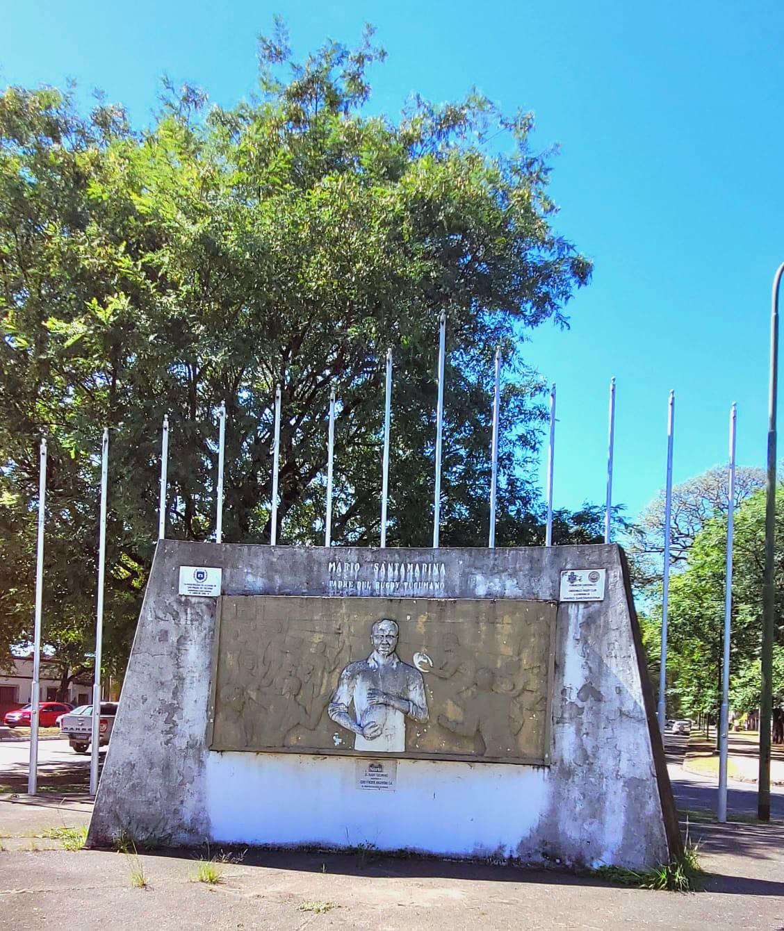 MONUMENTO A MARIO SANTAMARINA